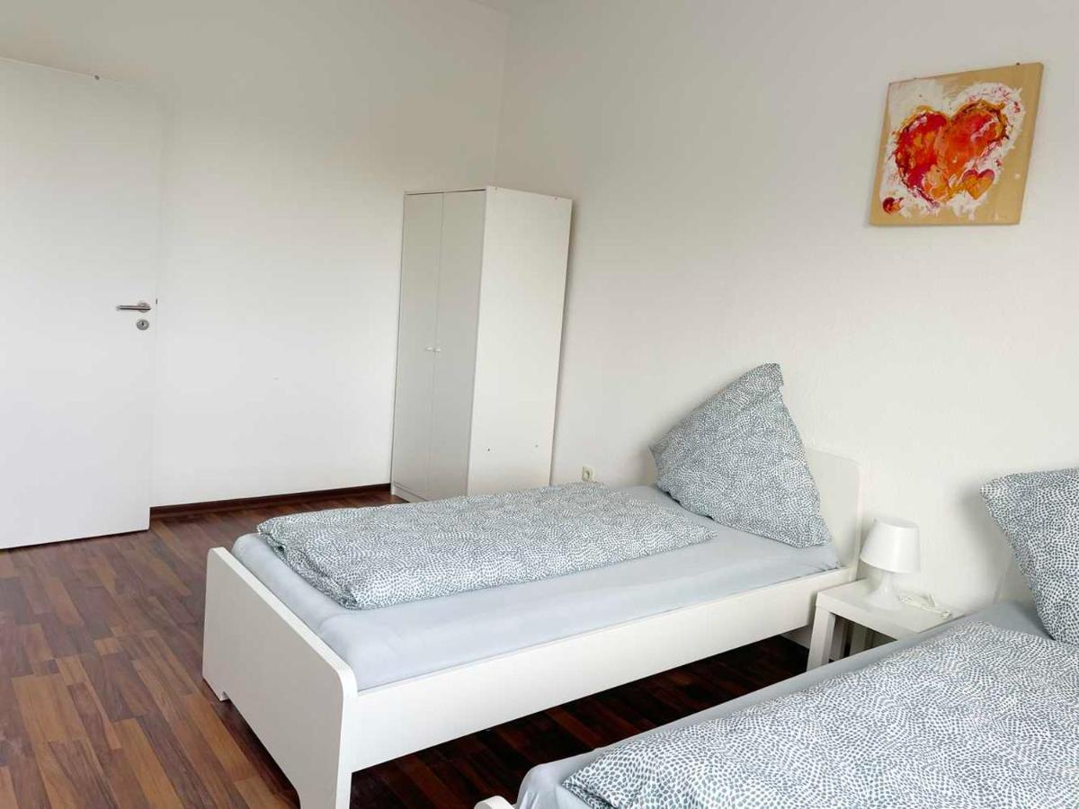 Apartment With 3 Rooms In Huerth Bagian luar foto